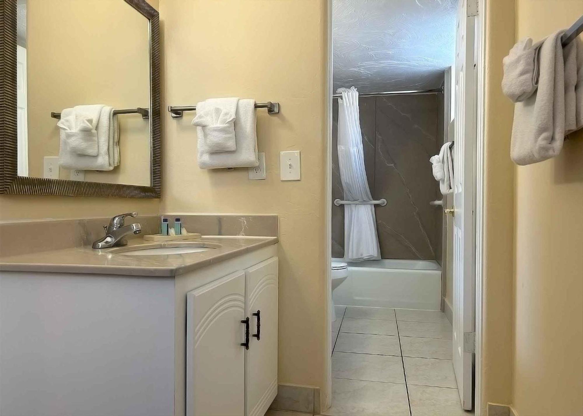 Outrigger Beach Club Resort Ormond Beach Eksteriør billede